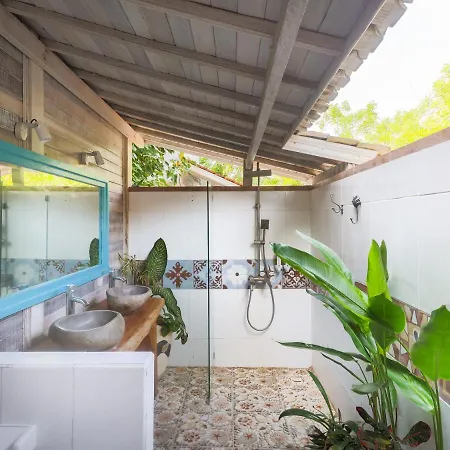 Lembo Lagoon Bungalows Lembongan Exterior photo